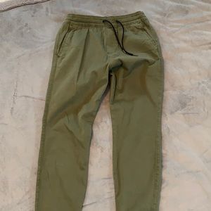 Hollister men’s jogger.